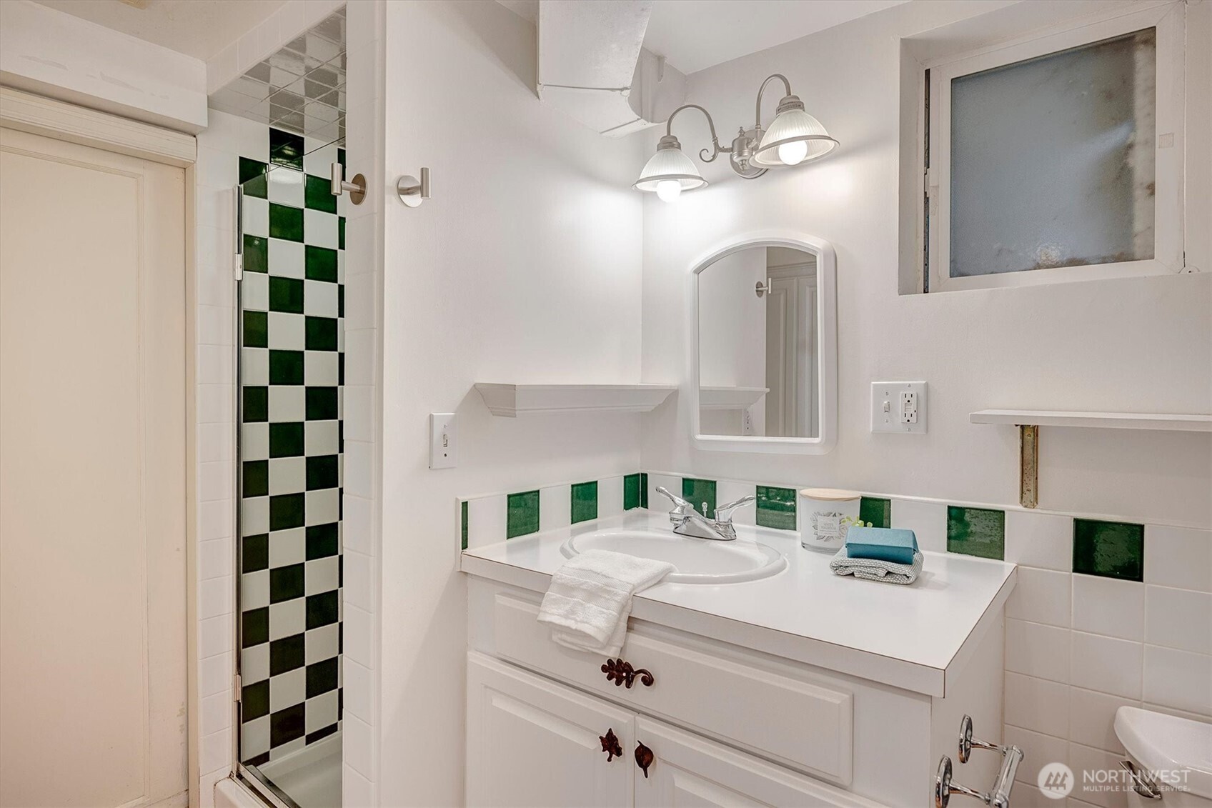 3240 West Viewmont Way West Seattle, WA 98199 - Photo 25 of 37