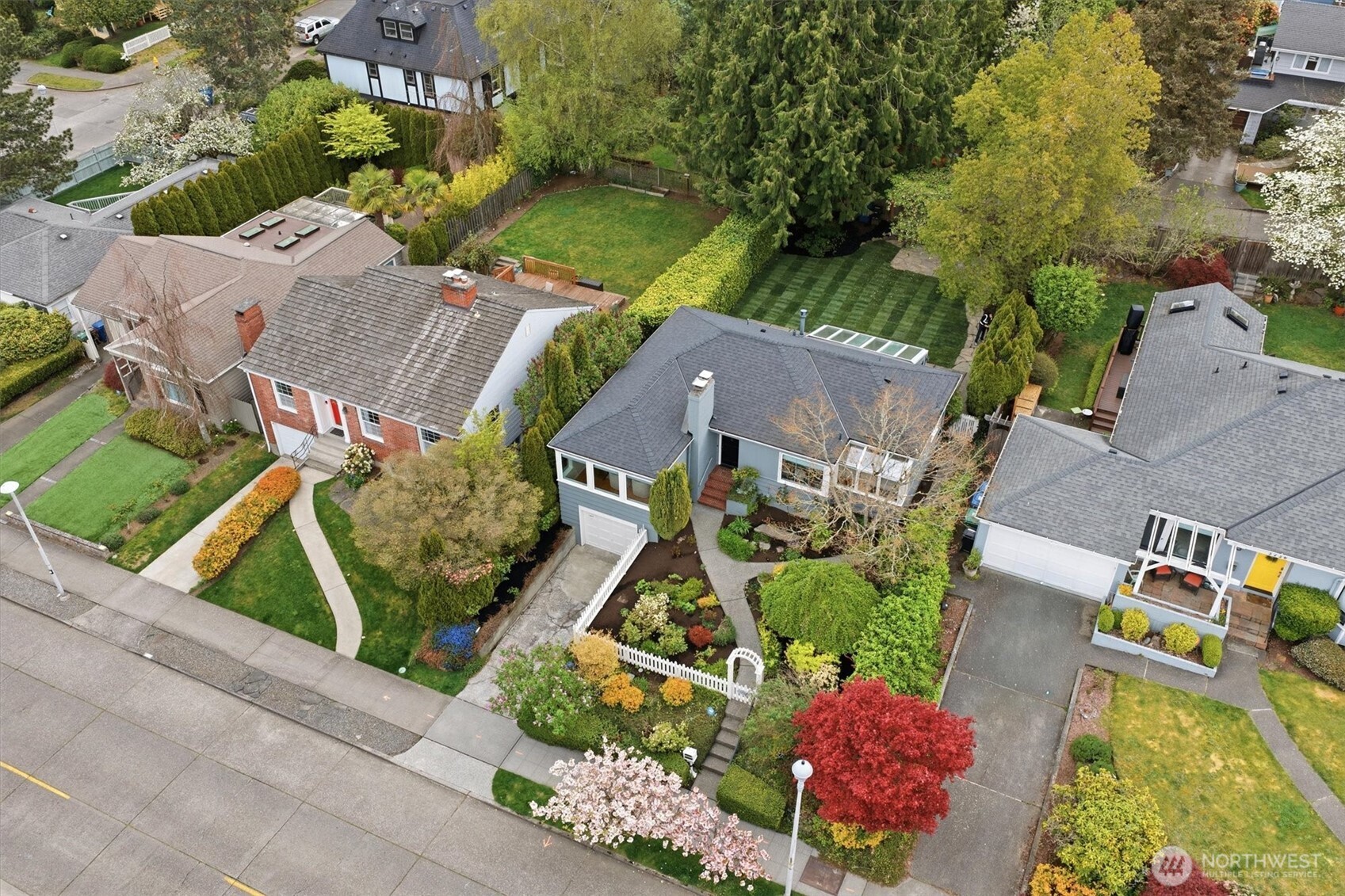 3240 West Viewmont Way West Seattle, WA 98199 - Photo 33 of 37