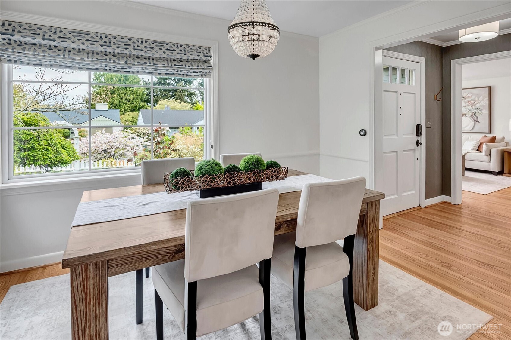 3240 West Viewmont Way West Seattle, WA 98199 - Photo 10 of 37