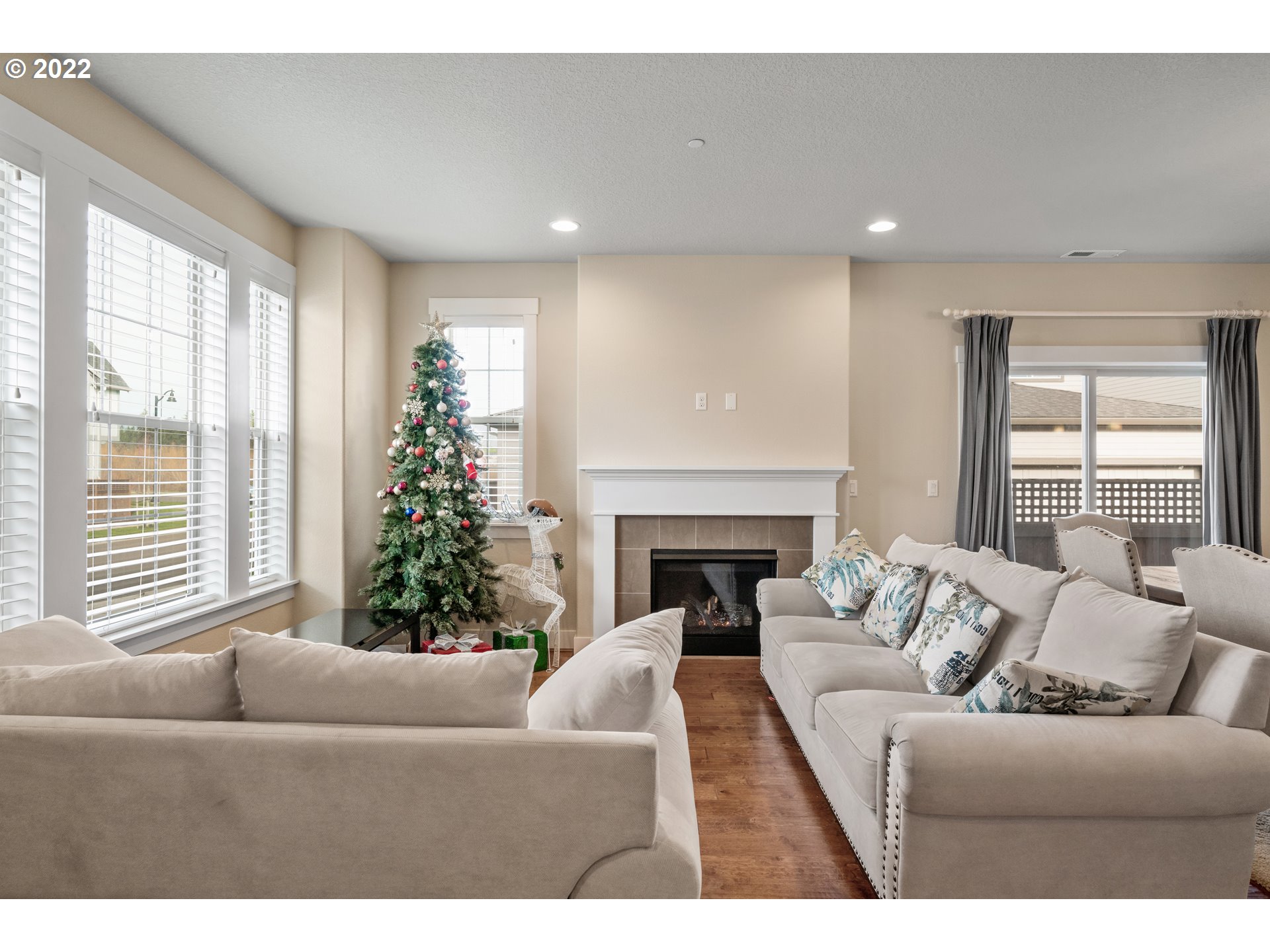 28542 Southwest Geneva Loop Wilsonville, OR 97070 - Photo 6 of 30 Gallery Image 6