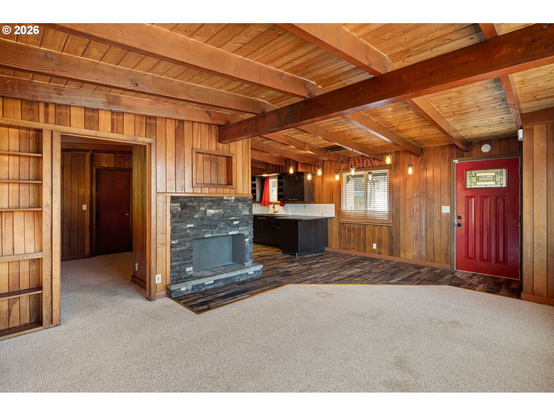 88481 1st Avenue Florence, OR 97439 - Photo 5 of 43 a view of a hallway with seating space