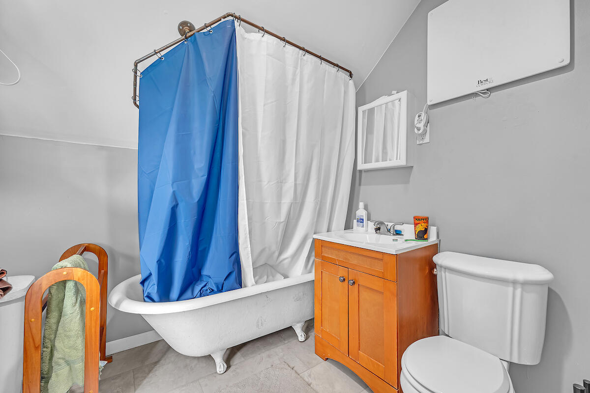 1718 Flett Avenue Racine, WI 53405 - Photo 13 of 20 Upper Bathroom