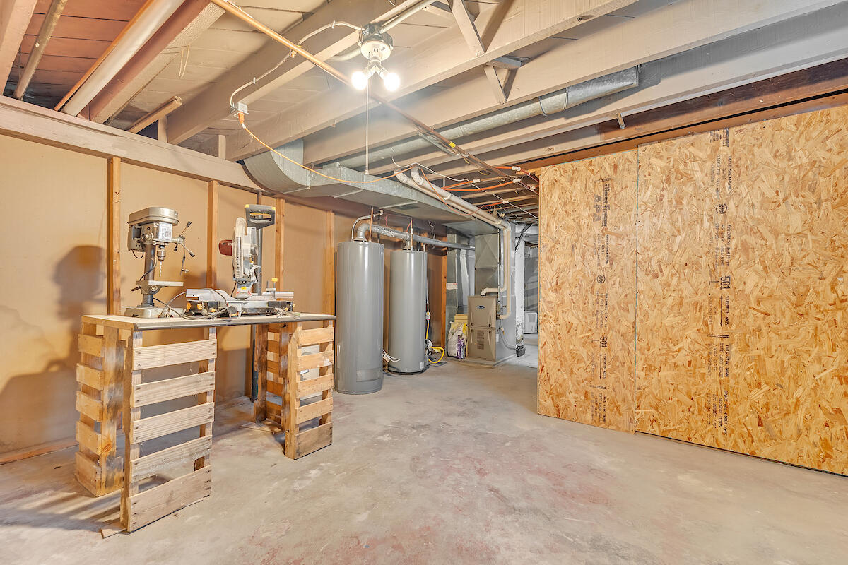 1718 Flett Avenue Racine, WI 53405 - Photo 17 of 20 Basement