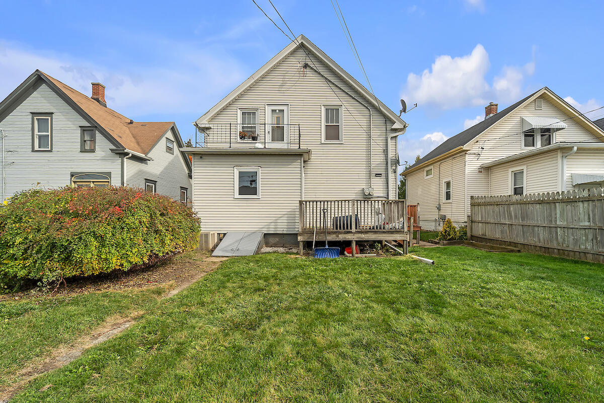 1718 Flett Avenue Racine, WI 53405 - Photo 18 of 20 Back of Home