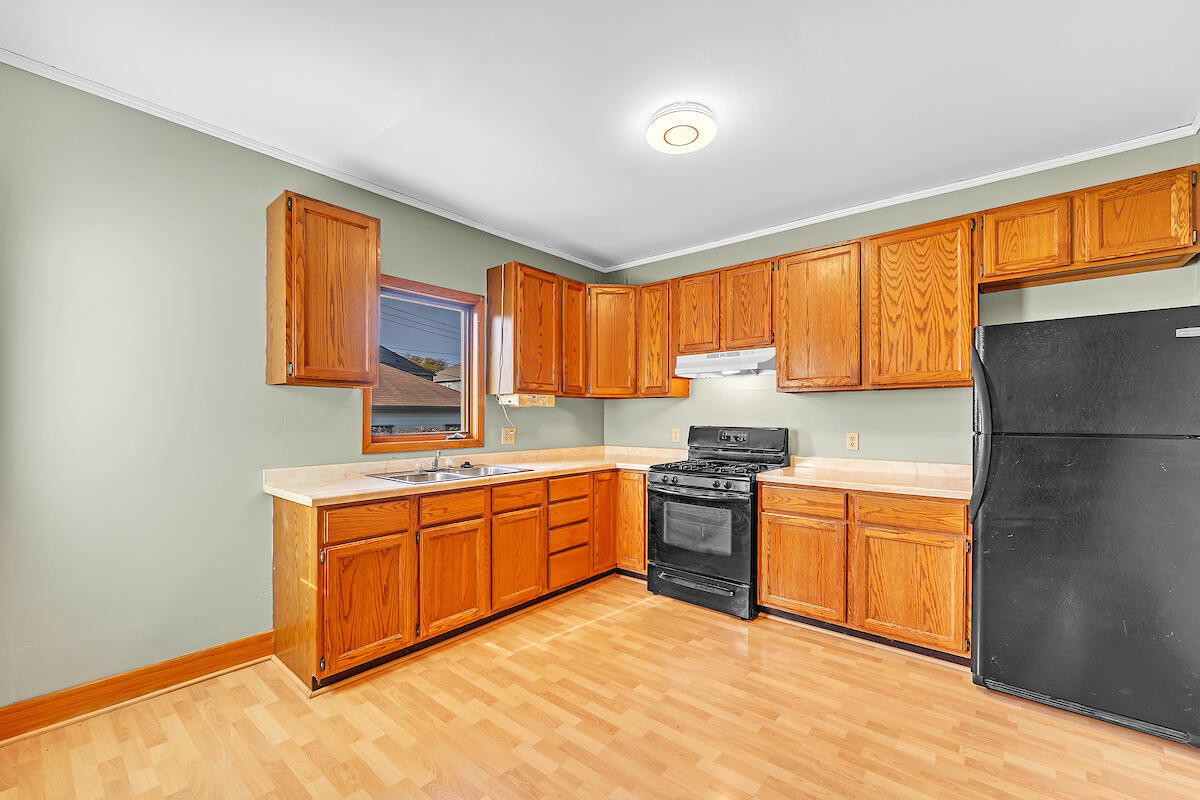 1718 Flett Avenue Racine, WI 53405 - Photo 5 of 20 Lower Kitchen