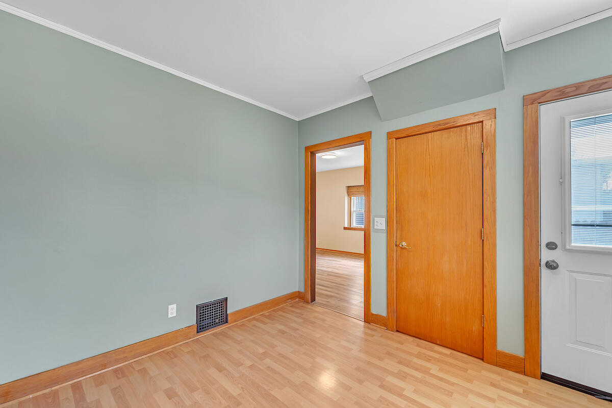 1718 Flett Avenue Racine, WI 53405 - Photo 6 of 20 Lower Kitchen