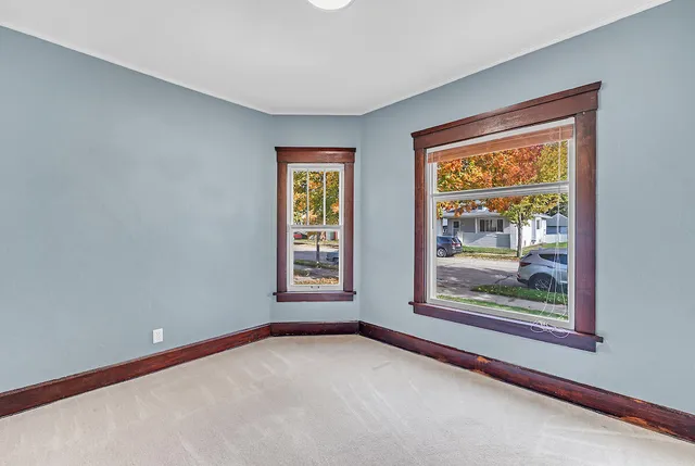 $185,000 | 1718 Flett Avenue, Racine, WI 53405