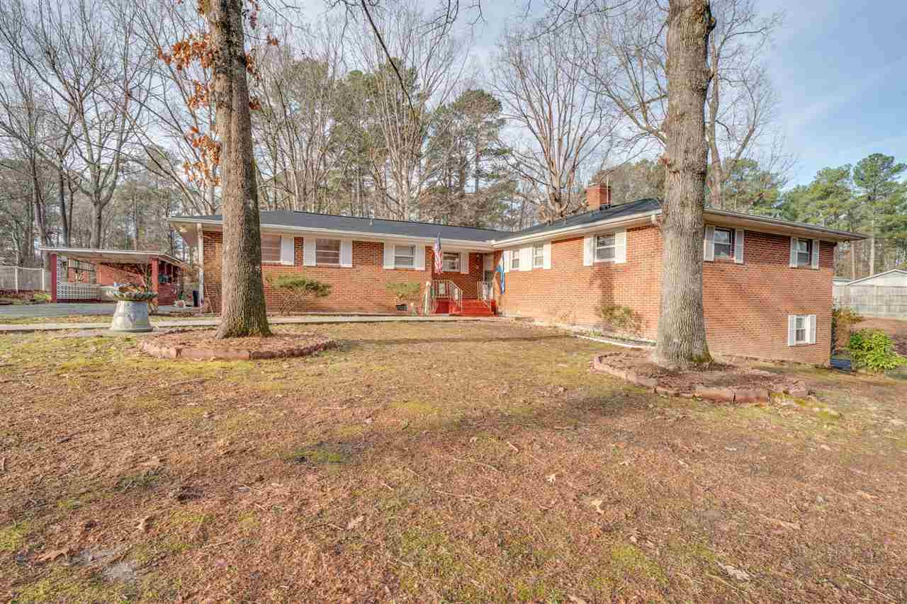 720 Bayard Road Durham, NC 27703 - Photo 2 of 28 front view of a house with a big yard