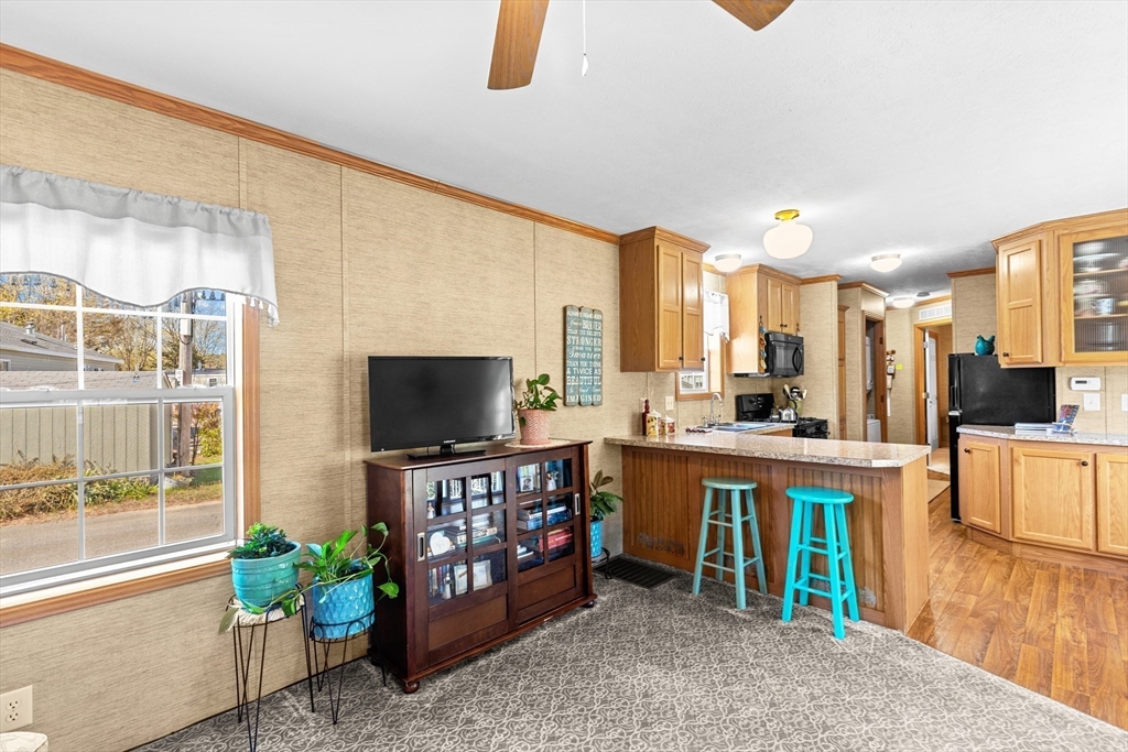 8 Swifts Beach Road, Unit 33 Wareham, MA 02571 - Photo 5 of 21