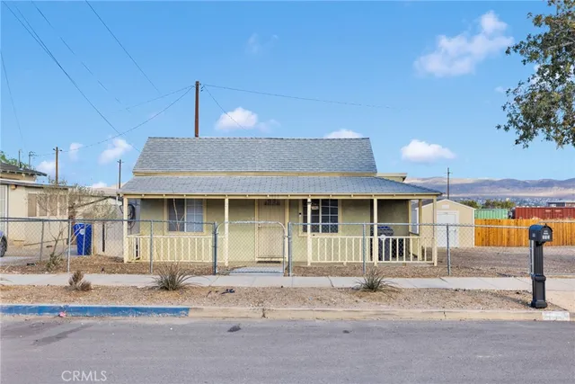 a house view with a outdoor space
