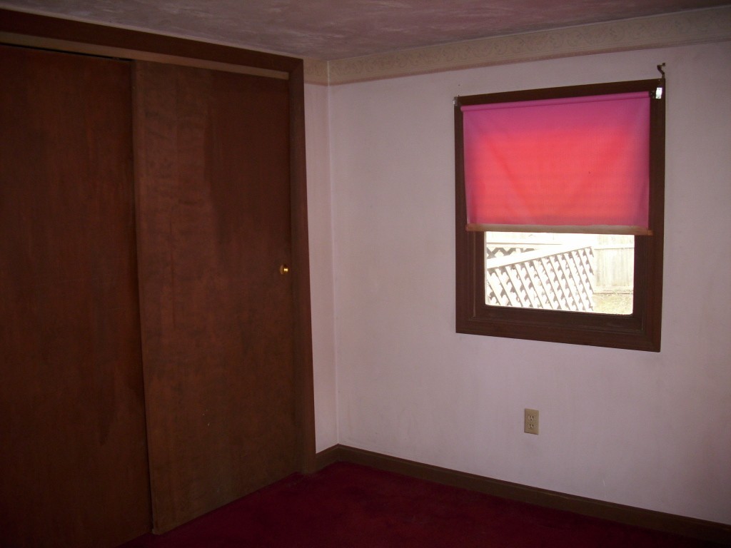 10 Hemlock Road Holbrook, MA 02343 - Photo 4 of 13 a view of front door