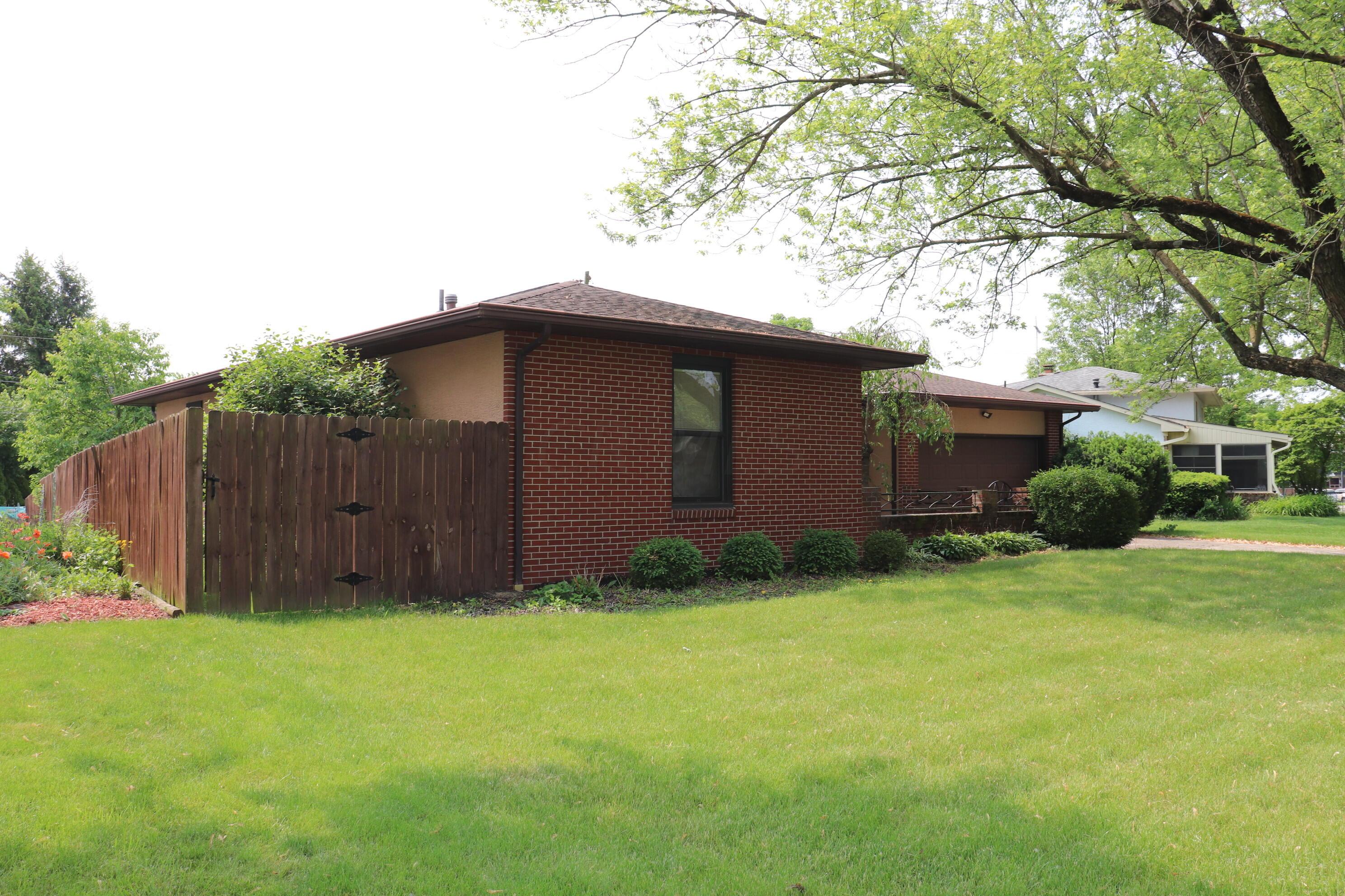 37 Coventry Road Delaware, OH 43015 - Photo 2 of 42 IMG_0366