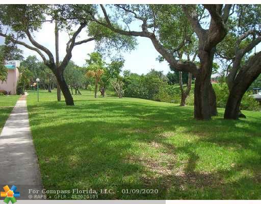636 Northwest 13th Street, Unit 33 Boca Raton, FL 33486 - Photo 16 of 16 Exterior Front
