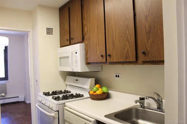 $235,000 | 100 East Hartsdale Avenue, Unit 6HW, Hartsdale, NY 10530