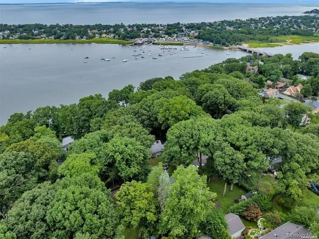 $1,799,000 | 758 Connecticut View Drive, Mill Neck, NY 11765