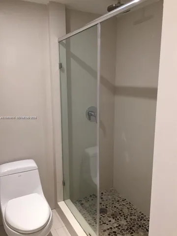 $1,950 | 2000 Northeast 135th Street, Unit 606, North Miami, FL 33181