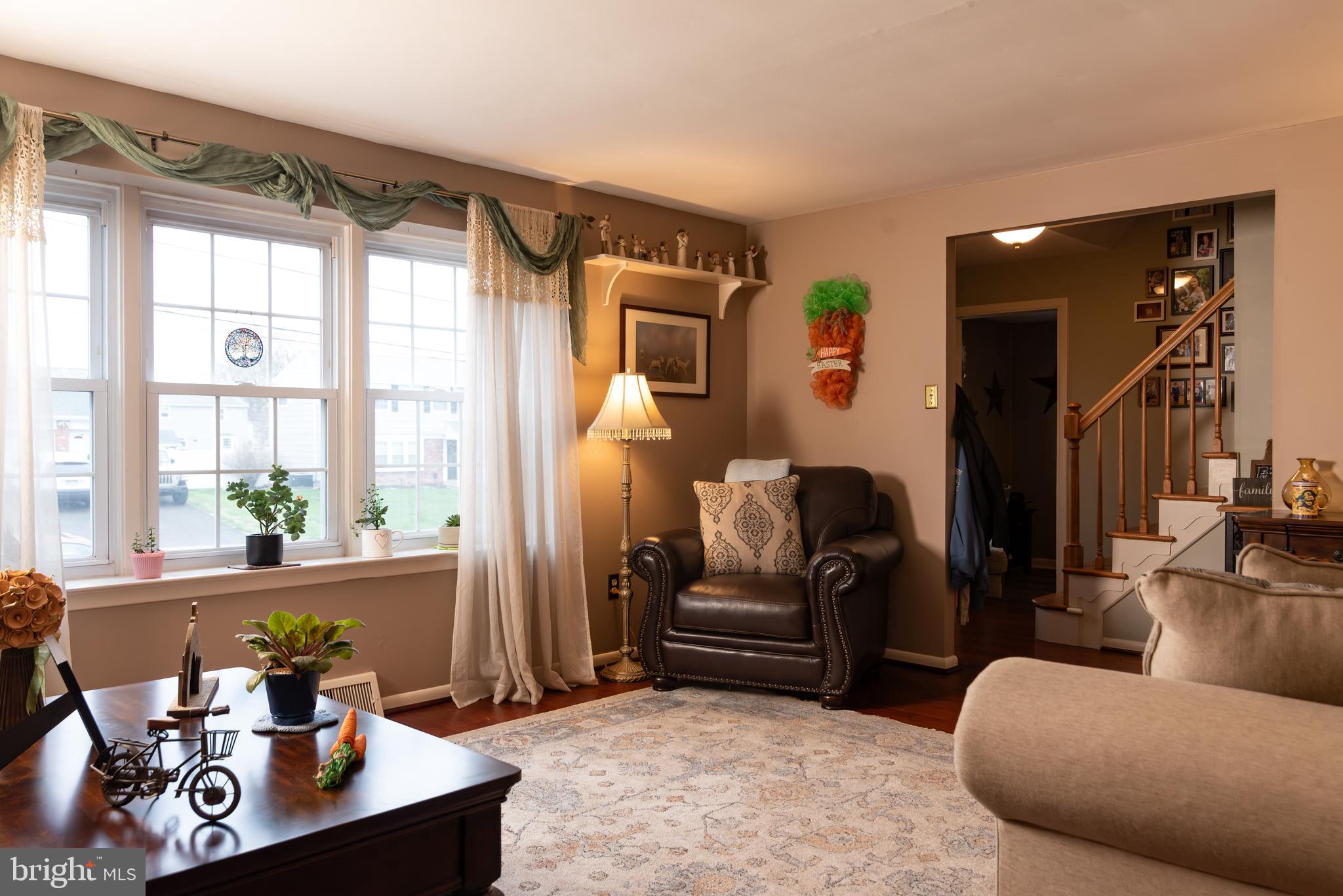 253 Kent Road Warminster, PA 18974 - Photo 2 of 43