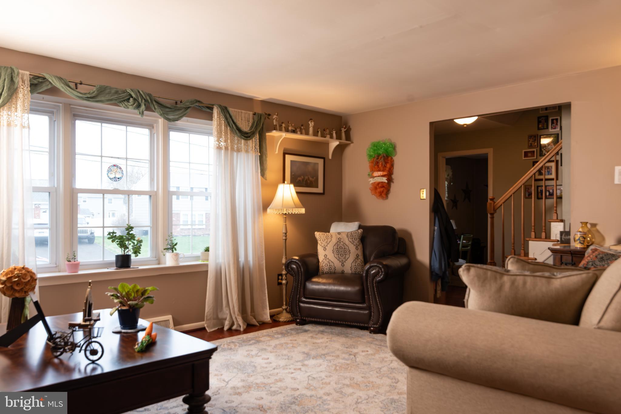 253 Kent Road Warminster, PA 18974 - Photo 3 of 43