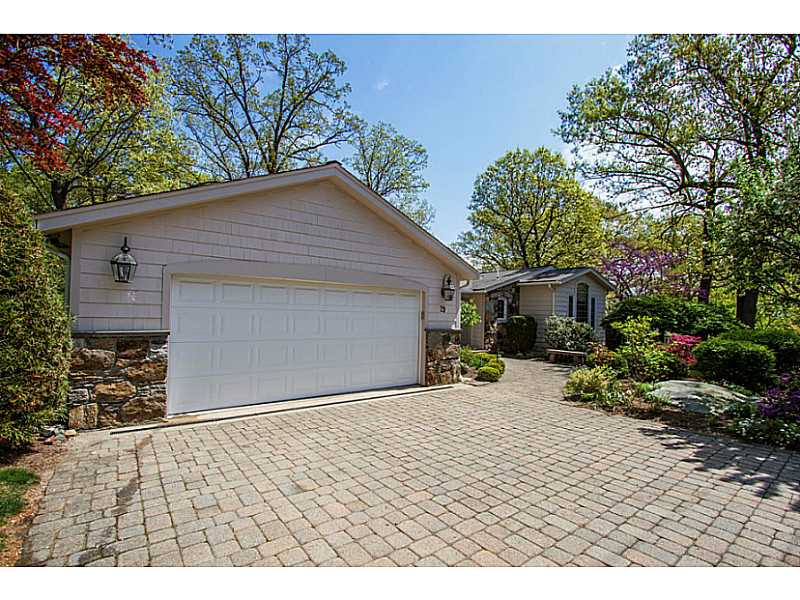 29 Glen Ridge Road Cranston, RI 02920 - Photo 3 of 22 Exterior Front.