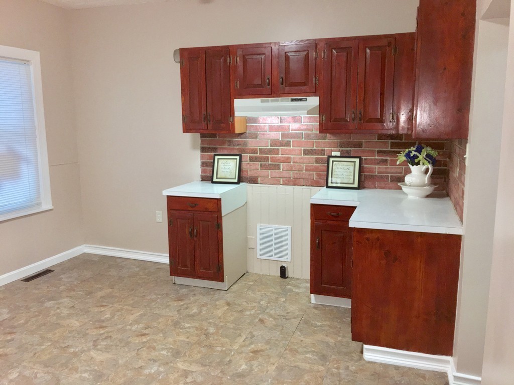 23 Sullivan Street Springfield, MA 01104 - Photo 4 of 23
