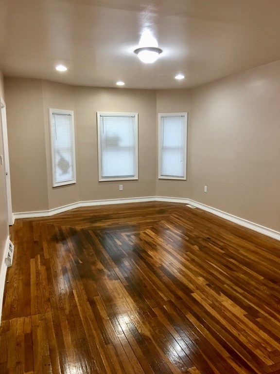 23 Sullivan Street Springfield, MA 01104 - Photo 7 of 23
