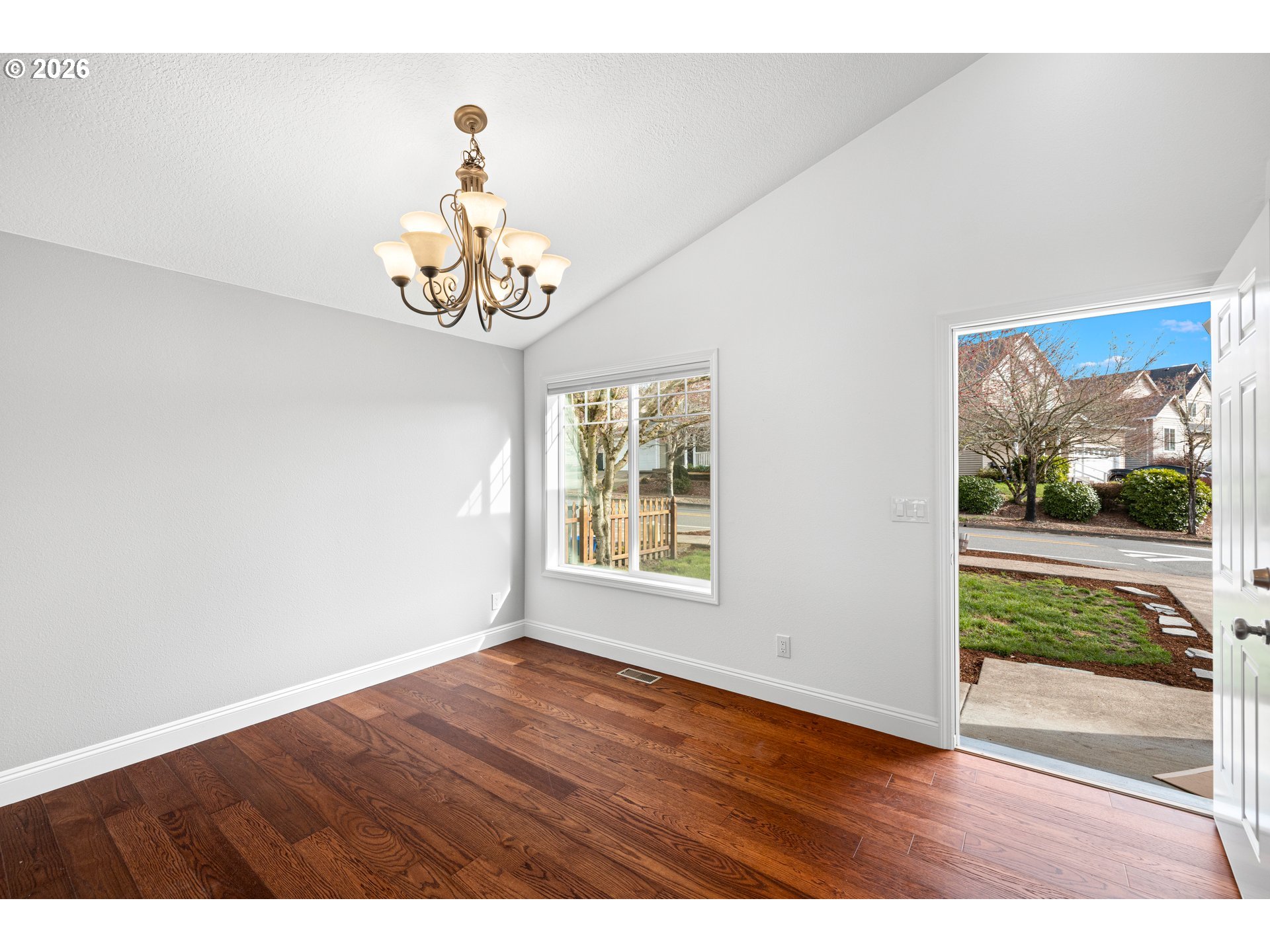 18307 Tupper Road Sandy, OR 97055 - Photo 7 of 42 Entrance/Foyer