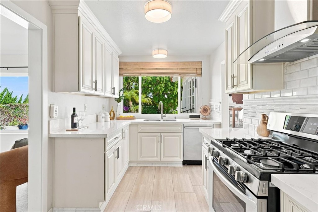 6709 Verde Ridge Road Rancho Palos Verdes, CA 90275 - Photo 23 of 58 Kitchen