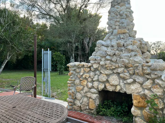 a view of an outdoor space and street view