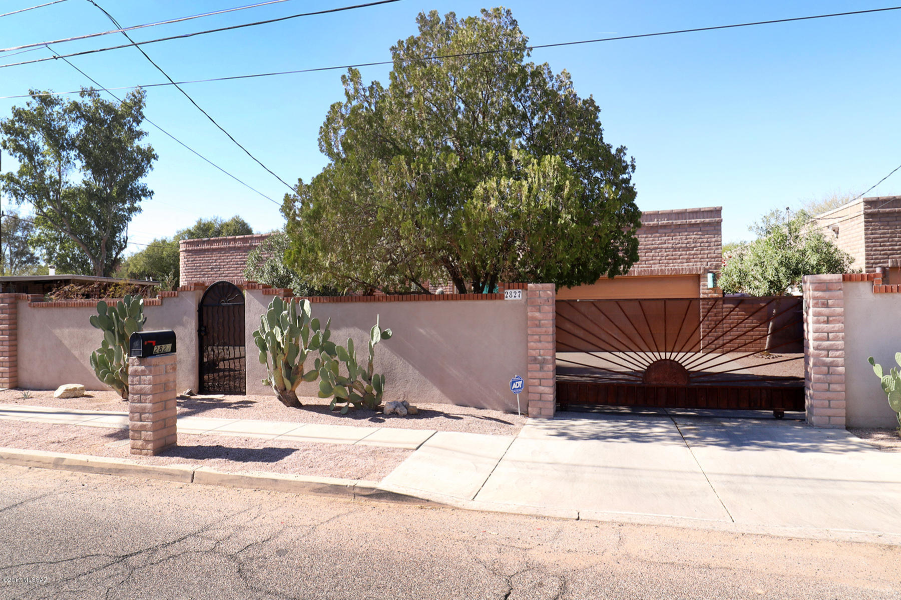 2827 North Richey Boulevard Tucson, AZ 85716 - Photo 4 of 28