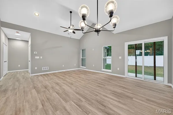 $291,500 | 210 Jimmy H Drive, Jonesburg, MO 63351