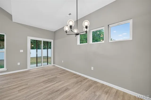 $291,500 | 210 Jimmy H Drive, Jonesburg, MO 63351