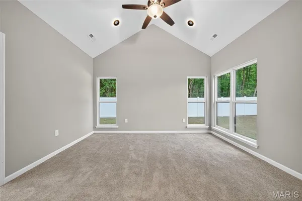 $291,500 | 210 Jimmy H Drive, Jonesburg, MO 63351