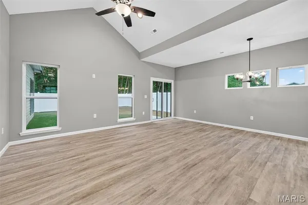 $291,500 | 210 Jimmy H Drive, Jonesburg, MO 63351