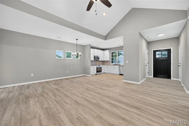 $291,500 | 210 Jimmy H Drive, Jonesburg, MO 63351