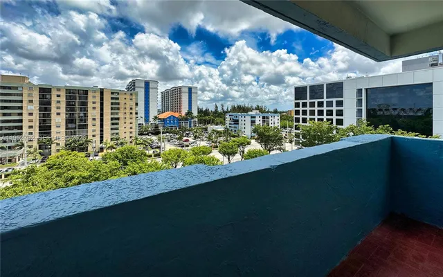 $2,250 | 5050 Northwest 7th Street, Unit 705, Miami, FL 33126