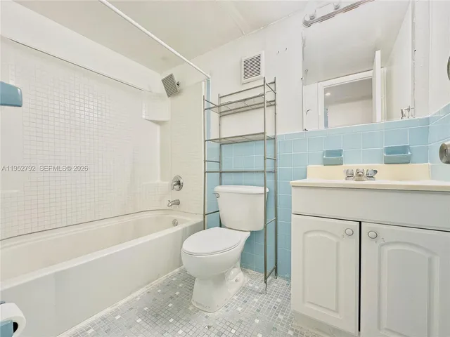 $2,250 | 5050 Northwest 7th Street, Unit 705, Miami, FL 33126