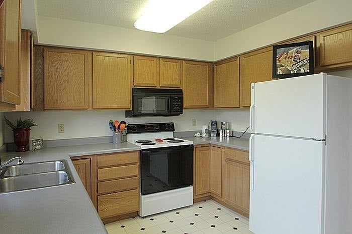 1927 Earl Road Iowa City, IA 52246 - Photo 11 of 25 Gallery Image 11