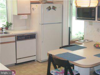 1218 Oliver Road Huntingdon Valley, PA 19006 - Photo 5 of 6