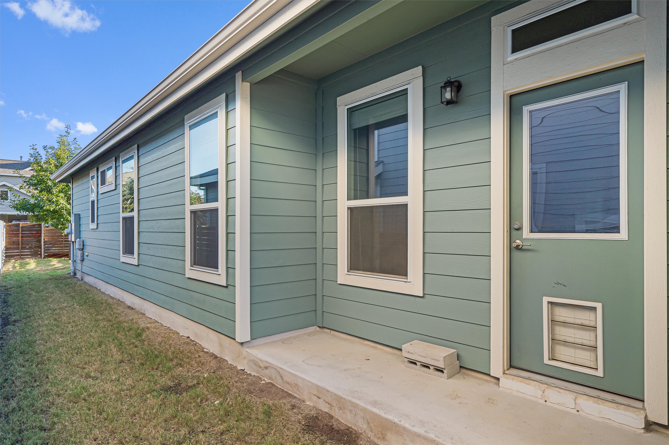 8709 Alderman Dr. Austin, TX 78747 - Photo 31 of 37 View of side of property