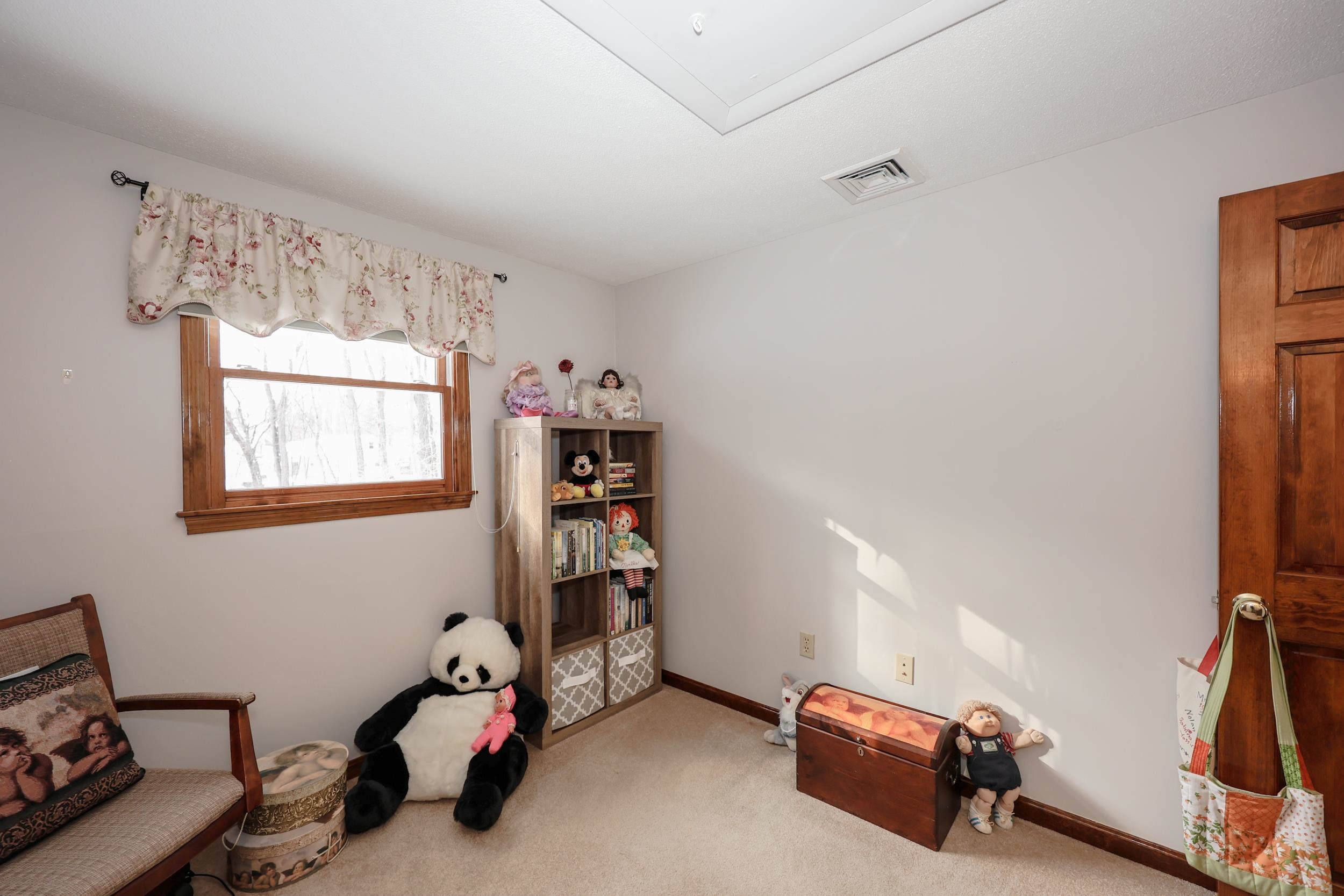 14 Loren Road Salem, NH 03079 - Photo 21 of 40 Gallery Image 21