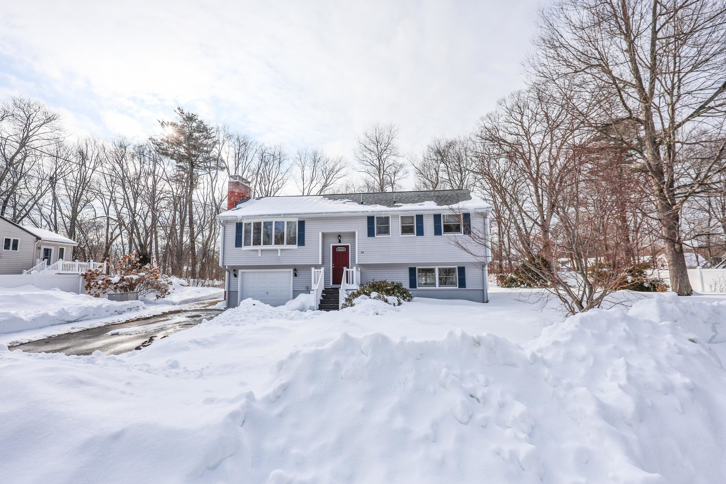14 Loren Road Salem, NH 03079 - Photo 3 of 40 Gallery Image 3