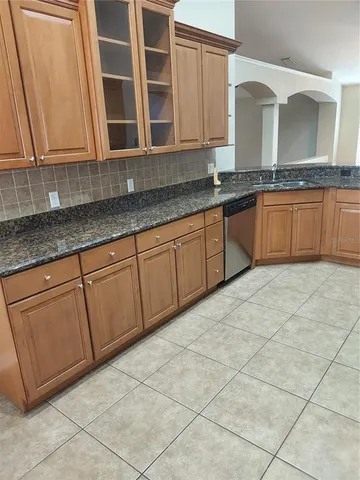 $2,500 | 2515 Siena Way, Valrico, FL 33596