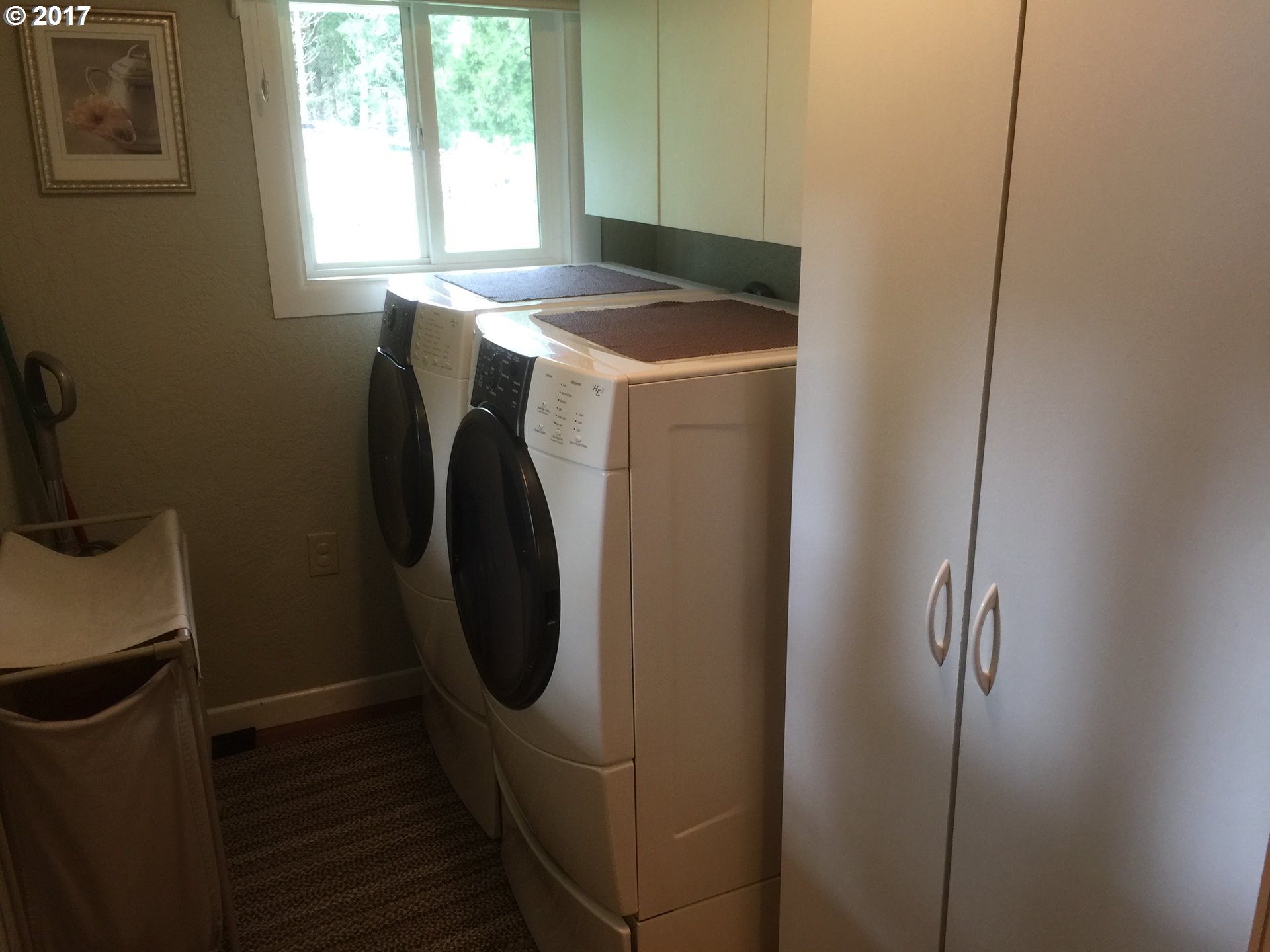 72227 Rouse Road North Cottage Grove, OR 97424 - Photo 17 of 24 a utility room with dryer and washer