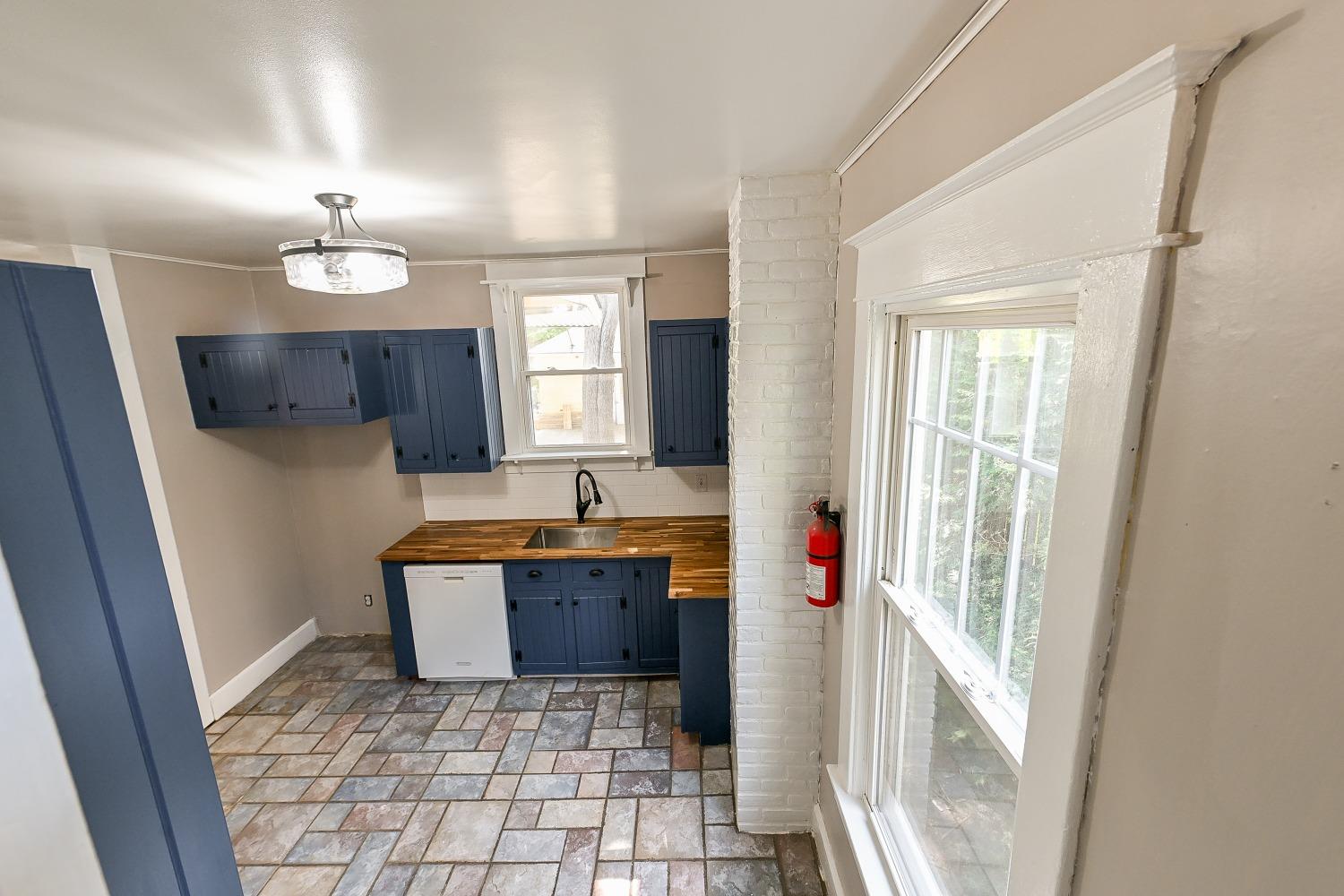 703 Ridge Avenue Lawrenceburg, IN 47025 - Photo 8 of 28 Gallery Image 8