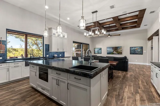 $979,900 | 1119 Sunrise Place, Spring Branch, TX 78070