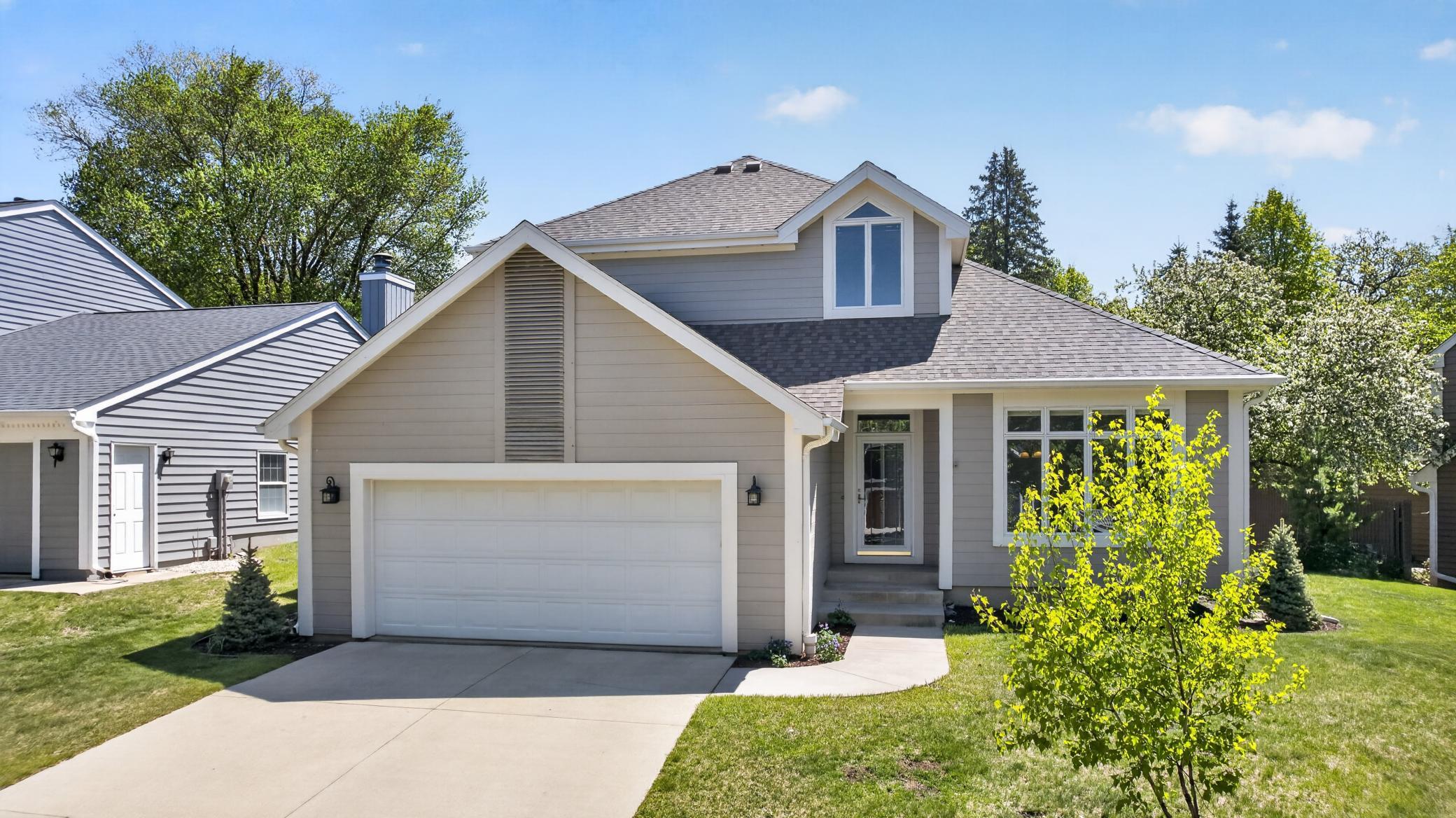 1052 Foxcroft Circle Southwest Rochester, MN 55902 - Photo 2 of 63