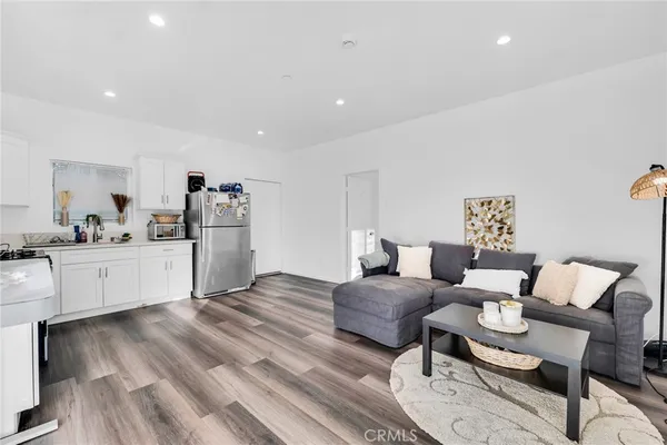 $1,585,000 | 22137 Gault Street, Canoga Park, CA 91303