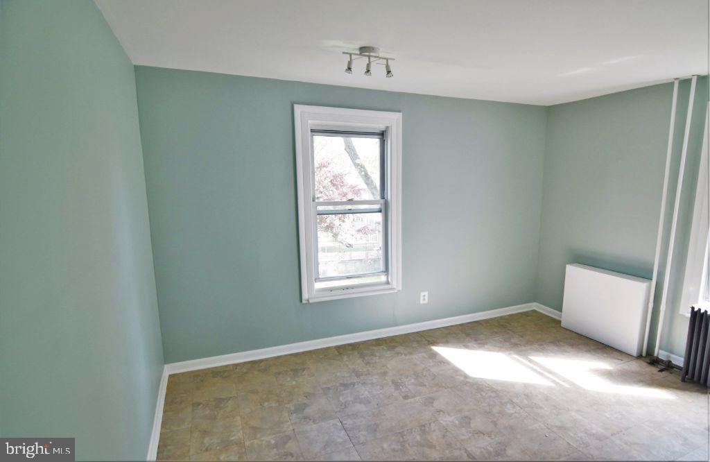 215 Ryers Avenue Cheltenham, PA 19012 - Photo 8 of 12