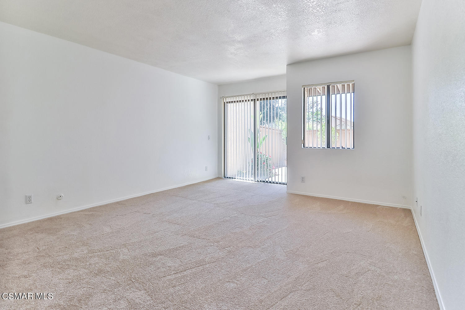 2068 Emory Avenue Simi Valley, CA 93063 - Photo 21 of 35 an empty room with windows