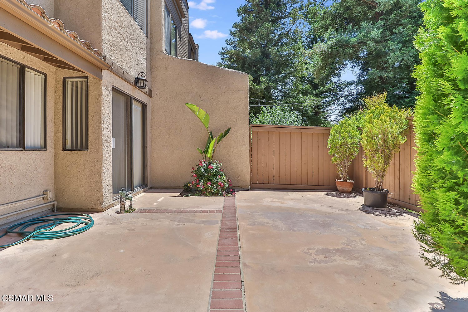 2068 Emory Avenue Simi Valley, CA 93063 - Photo 8 of 35 a backyard of a house